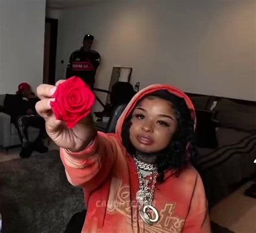 Deshae Frost was genuinely concerned after Chrisean Rock randomly ate a rose 💀"Chrisean why tf would you eat a rose ? I know you aint just do that" 😭😭