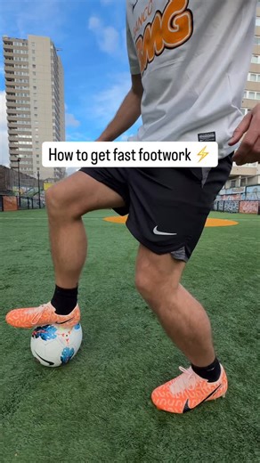 Jack Downer on Instagram: "How to get Fast Footwork⚡️⚽️ : One Footed Clapping For me this move is the definition of fast footwork, from seeing @seanfreestyle doing it years and years ago I always wanted to get it down! It requires control, balance and strength and practicing it improves all of them! As always, start slow + focus on the move, getting the right range of movement. Then practice a little everyday, stay relaxed and you will get faster! For a full tutorial check out the tutorial Tuesd