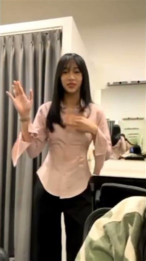 ini jadinya galau apa Asikin aja 💃😭#auwiajkt48 #mairajkt48 #memberjkt48 #gen13 #fyp #shorts #fypシ