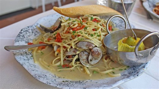 These are the 12 best restaurants in the Myrtle Beach area, according to Southern Living