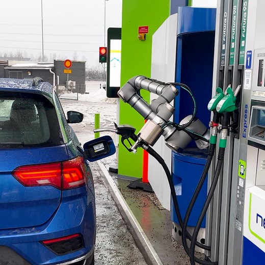 56M views · 626K reactions | This robotic fuel pump is the future for all gas stations Autofuel | Supercar Blondie | Facebook