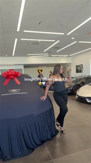 In cash too. Thank ya!!! Grateful and blessed aren't even the words. Thank you Jesus for everything leading up to being able to do this thank you GOD!!!! This little girl from Chicago made it!! #lamborghini #urus #newcar #luxury #fyp