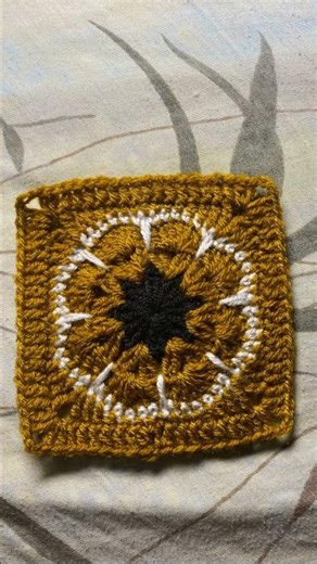 The perfect African flower granny square 💯 #crochet