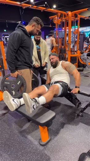 Irshan Bijani | NPC/IFBB Bodybuilding Coach on Instagram: "Training @painbuiltbeast to fire the muscles he’s been leaving on the table. Tricep depth has been a weak link — until now. This is what it looks like when you stop guessing and start training with precision. #gymmotivation #tricepworkout #bodytransformation #personaltrainerlife #fitnessgoals"