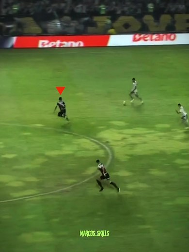 Precisamos de um zagueiro: Léo Pelé e o Vasco