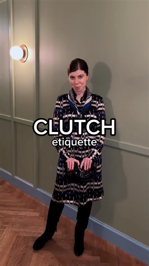 Clutch bags are a beautiful addition to an outfit. But what do the etiquette books say when it comes to the proper way of holding it? ✨ Please note, in certain occasions it is acceptable to put your clutch under the arm temporarily, e.g. when also holding a glass and shaking the hand of someone. #etiquette #etiqueta #etiquettetips #etiquetterules #manners #elegance #elegantlady #clutchetiquette #clutch #elegantfashiontips