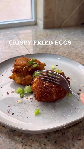Crispy Fried Eggs: Easy Recipe for Home Cooks