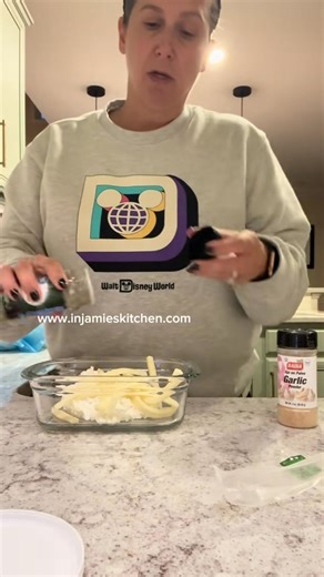 526K views · 9.9K reactions | Chicken Parm… but easier! ✨ This chicken parm bowl is cheesy, saucy, and perfect for busy nights. Full recipe  https://injamieskitchen.com/chicken-parm-bowl/ #chickenparmbowl #easyrecipes #dinnerinspo #weeknightdinner #mealprepideas #quickandeasymeals | In Jamie's Kitchen | Facebook