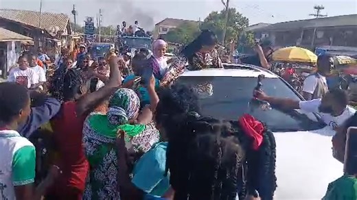 5K views · 221 reactions | People rushing out of their homes, shops, places of business to catch a view of GMB first runner up, Asakia. As one person exclaimed, "the love is deep." #A1RADIO | A1 Radio 101.1MHz | Facebook