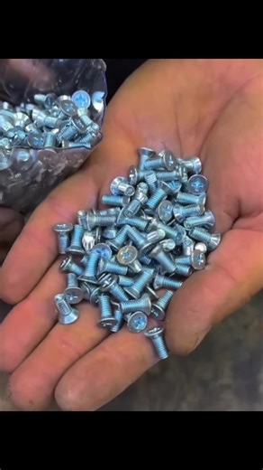 Crafting a Damascus Feather Knife from Steel Bolts