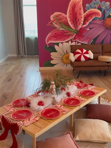 Andrea Chen 🧺 Indy Picnics on Instagram: "🎁🎄❣️🧣🎅🏼 Five reasons to book a picnic: ☑️ Small business holiday party (exhibit A) ☑️ Hosting a girls night ☑️ Kids craft table… but make it cute ✨ ☑️ Christmas themed photoshoot ☑️ The limit does not exist!! ♾️ . . . Small business holiday party ideas, company holiday party Indiana, Hamilton County, Indiana kids activities, holiday decor, Indy events, kids Christmas party inspo, candy cane Christmas party,