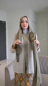 Hijab yang aku pakai cek di komentar👇👇 #tutorialhijab #gayahijab #tutorialhijabsegiempat #tutorialhijabsimple #ootdhijab, | Tutorial Hijab Kekinian