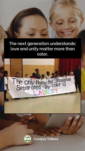 The next generation has it figured out: love and unity are far more important than color. ❤️✨ Let’s all learn from their wisdom—together, we’re stronger! 🌍 | Curejoy Videos
