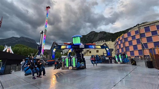 98K views · 792 reactions | The Moser Speed Flip is one of the most bonkers rides out there, and here's one of the newer models that I went on over the weekend  The ride experience was absolutely crazy as always, but personally I don't think these newer models look as good as the older ones. You can find it at the Foire des Rameaux in Grenoble until Sunday 4th May  | Diary of a RollerCoaster Girl | Facebook