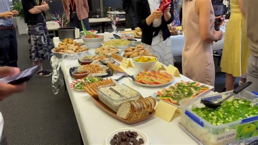 56K views · 490 reactions | Tất niên tại SBS. Mỗi ban ngôn ngữ đóng góp một món ăn cho The ALC Feast 殺 Năm nay ban Việt ngữ góp bánh cuốn, và bánh mì  | SBS Vietnamese | Facebook