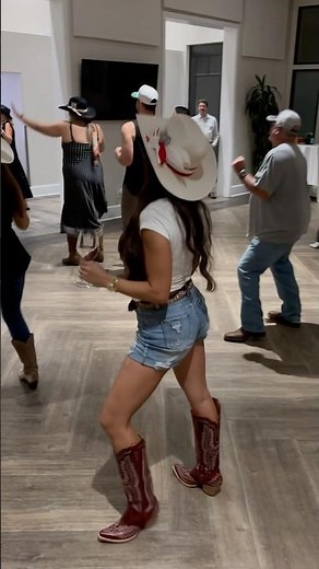 DRUNK AND I DON’T WANNA GO HOME Line Dance #bootscootin #linedance #dance #shorts
