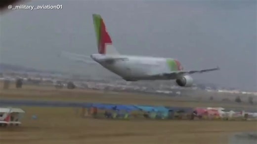 Remarkable TAP Air Portugal Flyby at 2007 Portugal Airshow