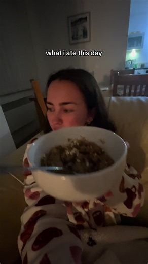 a slumber partyyy w my girllll💖💖💖💖 #whatieat #wieiadrecovery #wieiadrealistic #fulldayofeating #whatiate