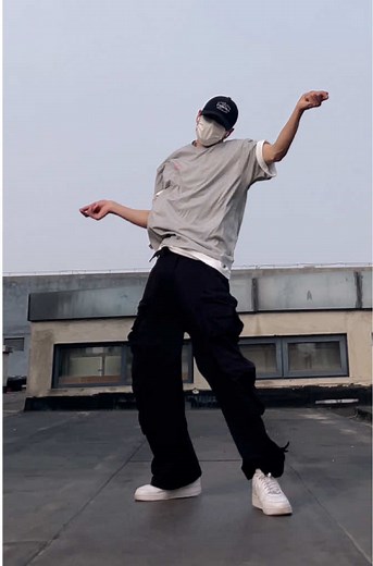 Join the Like Jennie Dance Challenge