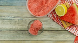 3-Ingredient Watermelon Ice Cream: the healthy, refreshing recipe for your summer