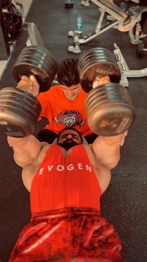 ‎Hadi Choopan | هادی چوپان‎ on Instagram‎: "Merry Christmas 🎄🎁 به رسم ادب از طرف یک فرزند ایرانی با دینیت شیعه پیرو امیرالمومنین علی ع به تمام مسیحیان جهان جشن بزرگ حضرت مسیح ع را تبریک عرض می‌کنم سال نو‌شما مبارک دوستان مسیحی 🌹🎄❤️🙏"‎