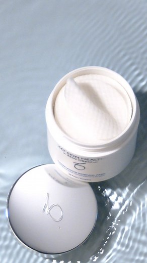 What is the essential role of a facial toner in your GSR® regimen? Clearing lingering impurities, reducing surface oils, and restoring the skin’s pH balance. With a variety of formulations for different skin types, which ZO® toner are you using this summer? #summersafeskincare #gsr #zoskinhealth #committoyourskin | ZO Skin Health