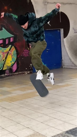 fakie manual flip out #skateboarding