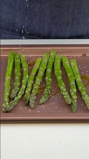 CRISPY Paramesan Crusted Asparagus
