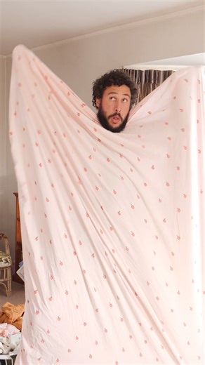 How to fold a fitted sheet.... 😅 | How to DAD