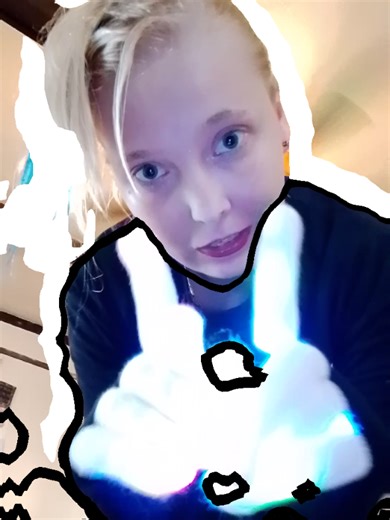 #ledgloves #dancing #trippy #dubstep #fyp What do u want to hear? all natural, no makeup, messy hair