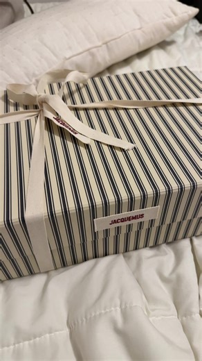 Unique Christmas Gift Ideas: Stylish Tote Bags