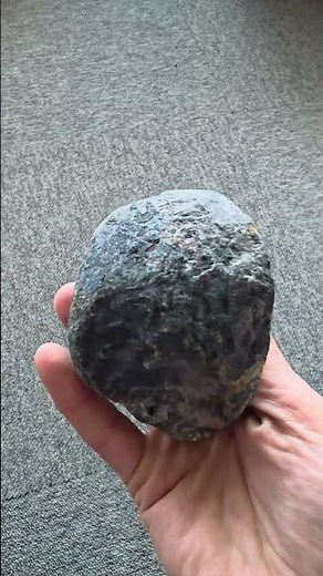 Géode d’Agate - Cristaux naturels au cœur minéral fascinant