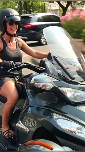 #CapCut Fréjus 2017 #momentinoubliable #arlettegrussmotorcycles #TeamGruss #SouvenirsMagiques @Laura-Maria Gruss @Eros gruss @Gilbert Bernachon @Kevin Gruss officiel @Jonnathan Acero @patleuleu @alexisgruss