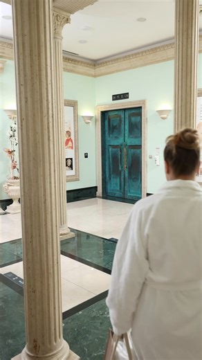 🏛 𝐑𝐢𝐦𝐬𝐤𝐨 𝐧𝐚𝐯𝐝𝐢𝐡𝐧𝐣𝐞𝐧 𝐩𝐨𝐜̌𝐢𝐭𝐧𝐢𝐬̌𝐤𝐢 “𝐜𝐚𝐫𝐩𝐞 𝐝𝐢𝐞𝐦”- 𝐩𝐫𝐞𝐳̌𝐢𝐯𝐢𝐭𝐞 𝐳𝐢𝐦𝐬𝐤𝐞 𝐩𝐨𝐜̌𝐢𝐭𝐧𝐢𝐜𝐞 𝐯 𝐓𝐞𝐫𝐦𝐚𝐡 𝐏𝐭𝐮𝐣! Hotelski bazeni Vespasianus, svet savn Flavia, pestra animacija za najmlajše in skok do pravljičnega Ptuja. Vključeno: polpenzion (hoteli), animacijski program, celodnevno kopanje na dan odhoda, program aktivnosti, bivanje otrok (izbrani tipi sob). Ponudba velja za bivanje od 13. 2.–1. 3. 2026 Več informacij in rezervacije: https://bit.