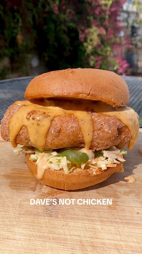 Dave’s not playing around this sandwich is insane 👀 Dave’s Not Chicken Fried Cauliflower Sandwich Vegan & Gluten Free 🍔🍔 Using @THE COOKING GUILD Hand Forged Chef’s Knife 🔪 You can get 10% off any of their products using the link in my bio: www.thecookingguild.com/JUSTINCOOKSGOOD Full Recipe: Brine: 1 cup unsweeetened plant milk 1 tbsp lemon juice / apple cider vinegar 2 tbsp Louisiana hot sauce 1/4 cup pickle juice Dry mix: Flour Cornstarch mixture make sure to season it 2 tsp Cayenne peppe