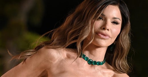 Décolleté et jupe échancrée: la tenue sexy de Lauren Sanchez pour son EVJF à Paris