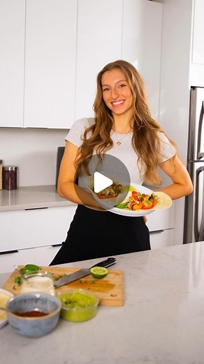 MADDIE | Workout Instructor on Instagram: "New COOK WITH ME video just went live on YouTube! 💃 If you need the EASIEST weeknight meal ever, you have to try these AIR FRYER CHICKEN FAJITAS 😛🌶️🥑🧅 Watch the full video over on my personal YouTube channel: Maddie Lymburner 🥳 This recipe is also live inside @themadfitapp . . . . . #recipe #cookwithme #healthyrecipes #healthyrecipe #recipes #recipeshare #recipeoftheday #recipevideo #healthyfood #airfryerrecipes #airfryer #healthyfood #foods #madf