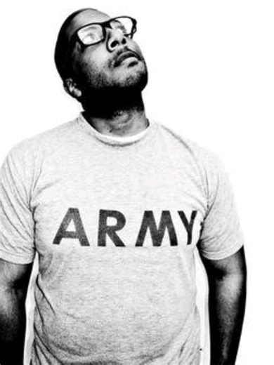 Organic vs. robotic aliens? The choice is clear... #alien #SciFi #extraterrestrial #predator