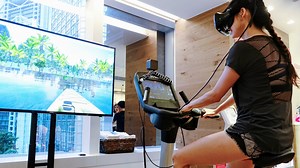 香港首推VR虛擬實境健身單車　健身不再怕沉悶！