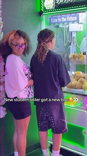 NEW STUDENT SISTER GOT A NEW BOO👀😳#eliunique #couple #relationship