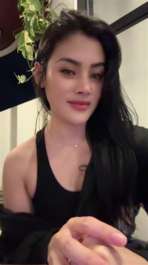 Live Performance of Anggilaura and Friends