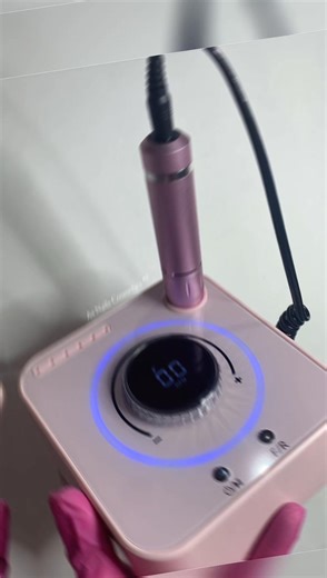 1K views | Chicas vean que hermoso y práctico Drill nos va llegando 40RPM y de un color divino, ideal para su mesa de trabajo para las chicas que aman el color rosa 勺✨ Nos llegaron pocas piezas No sé queden sin el suyo que se agotan súper rápido✨ Disponible en locales | As Nails Cosmetics | Facebook