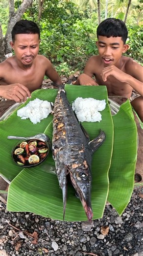 Fishermen Eating Grilled Swordfish! 🔥