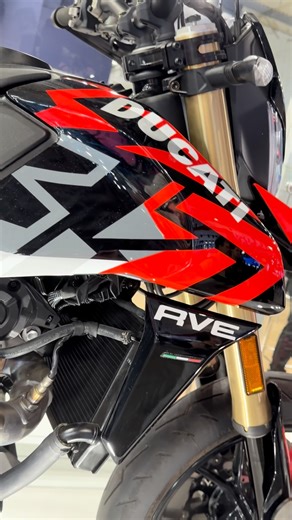 💥 New STM ITALY Dry Clutch Ducati Hypermotard 698 Mono RVE Extreme performance, direct feeling, unmistakable sound. Every gear shift becomes pure adrenaline 🔧🏁 👉 Made in Italy. Made for passion. #stmitaly #ARTEdaCORSA #Hypermotard698 #DryClutch #MadeInItaly #PerformanceParts #ducati | STM Italy srl