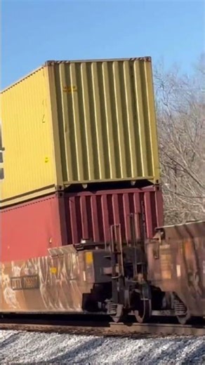 CSX 5318 ES40DC leads southbound CSX M209 on the CSX Fitzgerald subdivision in Woodland, Ga!!