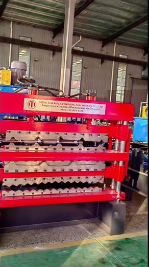 Three-layer roll forming machine can produce IBR and corrugated sheet.Automation, high productivity.