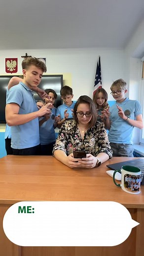 Kiedy nawet nauczyciel próbuje się zwolnić z lekcji… a mama ma inne plany 😅📚😎 | Szkoła Podstawowa im. św. Jana de La Salle w Częstochowie