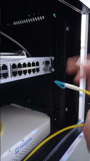 comment débrancher un module #fibre SFP du #switch by #Formini 2/2