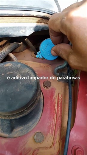 How to top up the windshield washer fluid on a 2019 Fiat Strada.