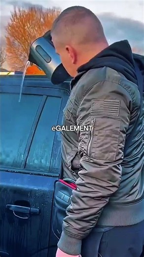 Le Secret Pour Dégivrer un Pare-Brise en 30 Secondes ! ❄️😱 #shorts